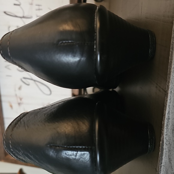 Shoes - Picture 9 of 15